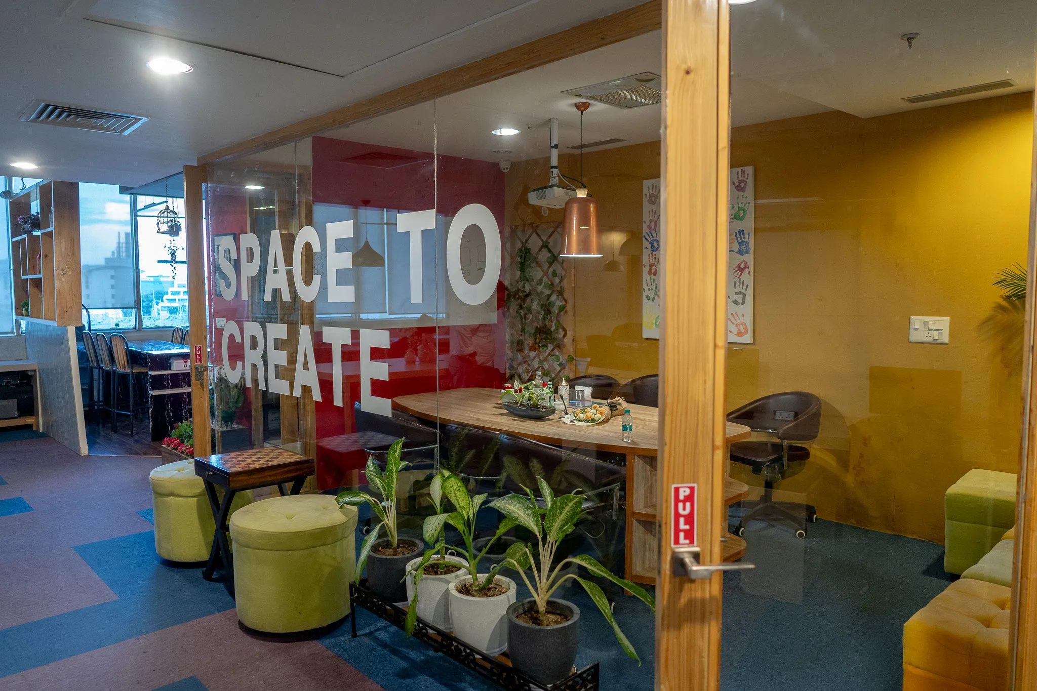 AcmeMinds Office